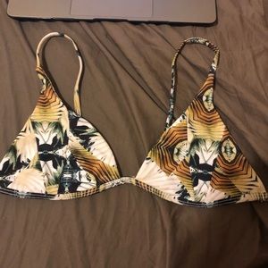 Stone fox bikini top fits like a small/medium